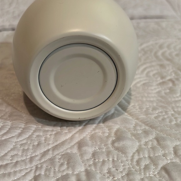 Rae Dunn Santa and Elf stemless wine glasses with lids - Picture 15 of 15